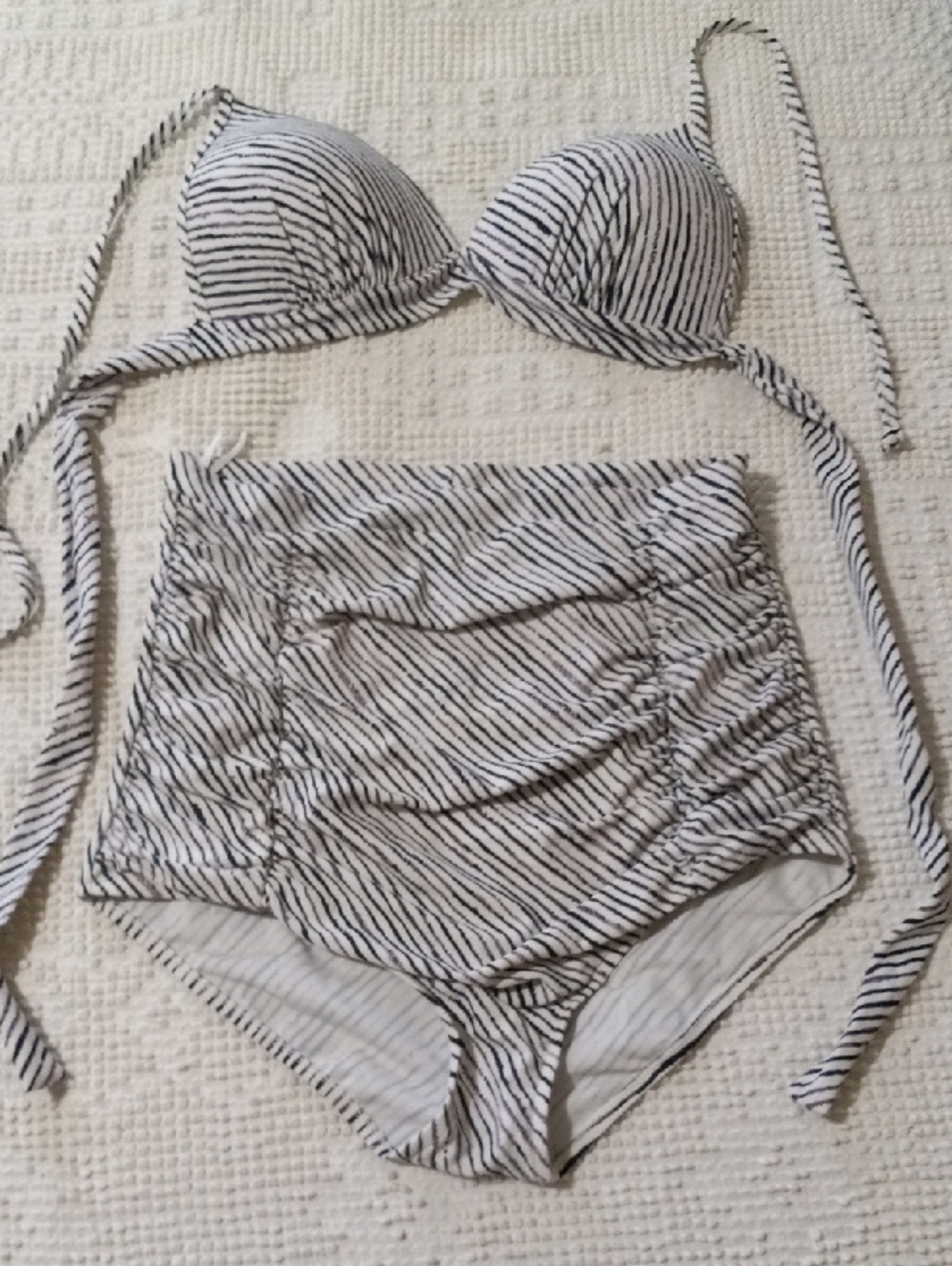 Striped High-Waist Bikini Set - Black & White Sz.XL